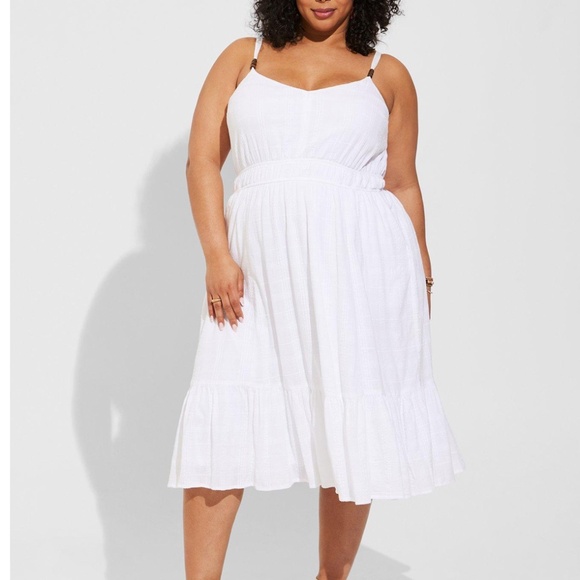 TORRID size 1 White Tiered Textured Dress.  NWT - Picture 1 of 5
